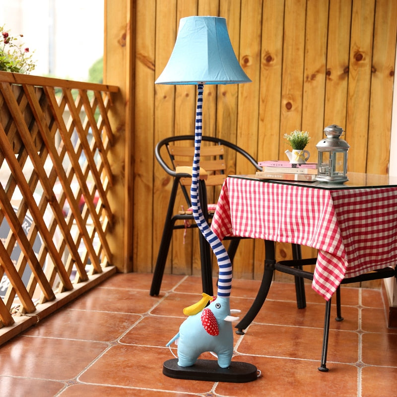 Crocodile-Themed Lamp